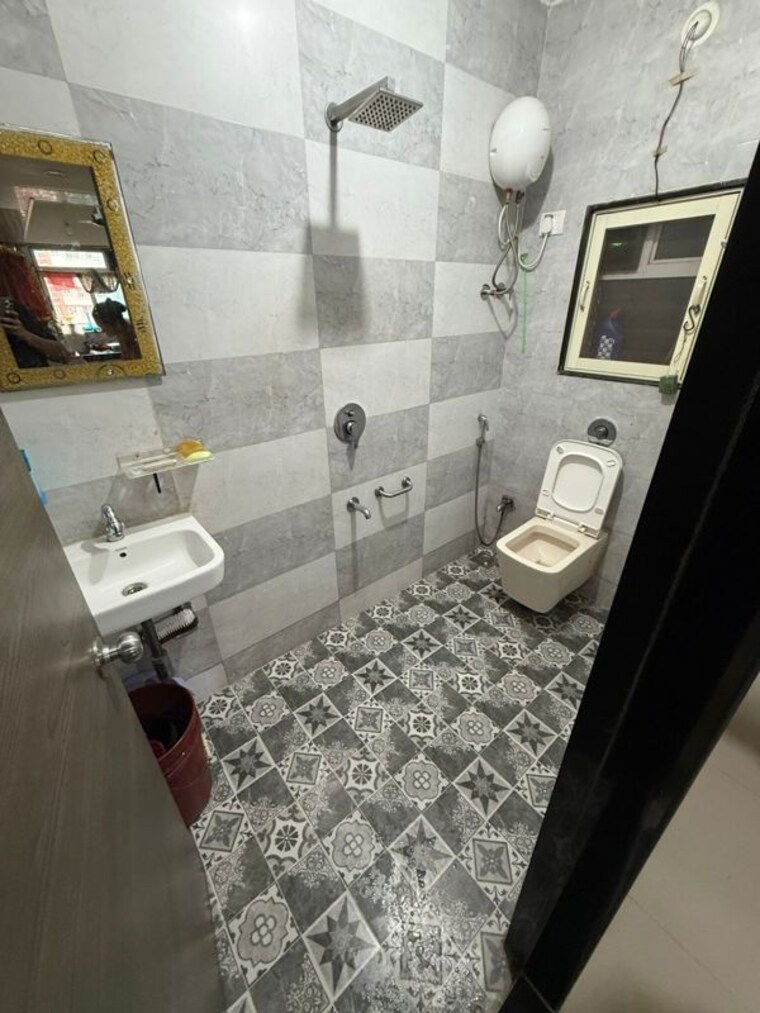 Bathroom, shraddha-vertica 2 Bedroom 700 Sq.Ft. Apartment In Vikhroli East Mumbai 10285642