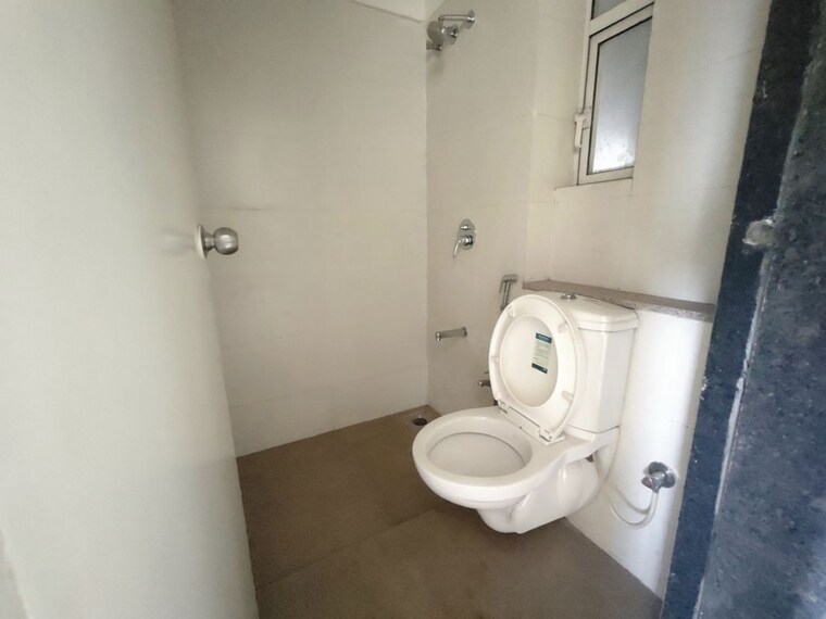 Bathroom, indiabulls-greens 2 Bedroom 891 Sq.Ft. Apartment In New Panvel Navi Mumbai 10285654