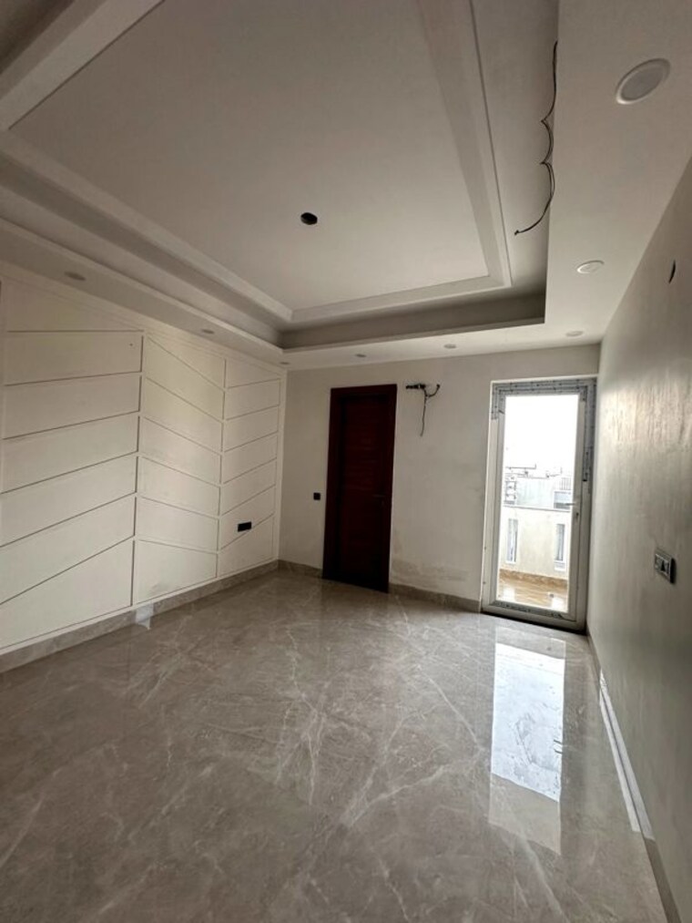 Room, sector 28 3.5 Bedroom 2500 Sq.Ft. Independent House In Sector 28 Faridabad 10285676