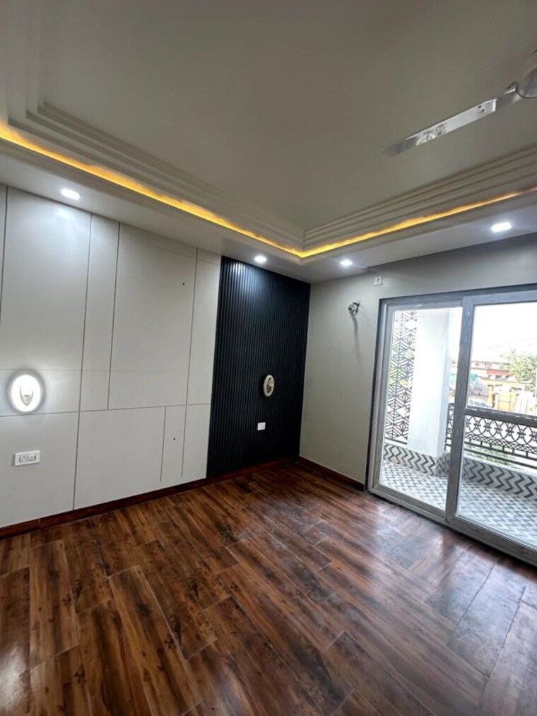 Room, sector 28 3.5 Bedroom 2500 Sq.Ft. Independent House In Sector 28 Faridabad 10285676