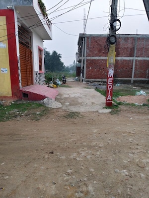  Plot – Exterior View View at Jankipuram Extension - for Sale