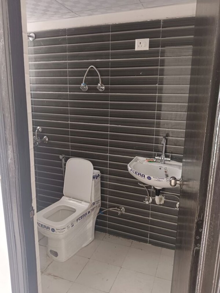 Bathroom, sector 16c greater noida 3 Bedroom 1227 Sq.Ft. Apartment In Sector 16c Greater Noida Greater Noida 9826697