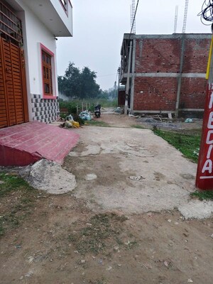  Plot – Exterior View View at Jankipuram Extension - for Sale