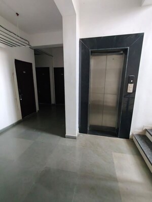 Lift in  Pg at Jagnade Chowk – for Rent