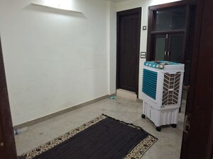 Room in 2 BHK Builder Floor at Dwarka Mor – for Rent