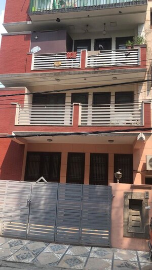 3 BHK Builder Floor – Exterior View View at East Of Kailash - for Rent