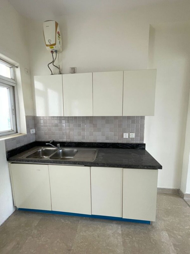 Kitchen, bptp-mansions-park-prime 4 Bedroom 3000 Sq.Ft. Apartment In Sector 66 Gurgaon 10286120