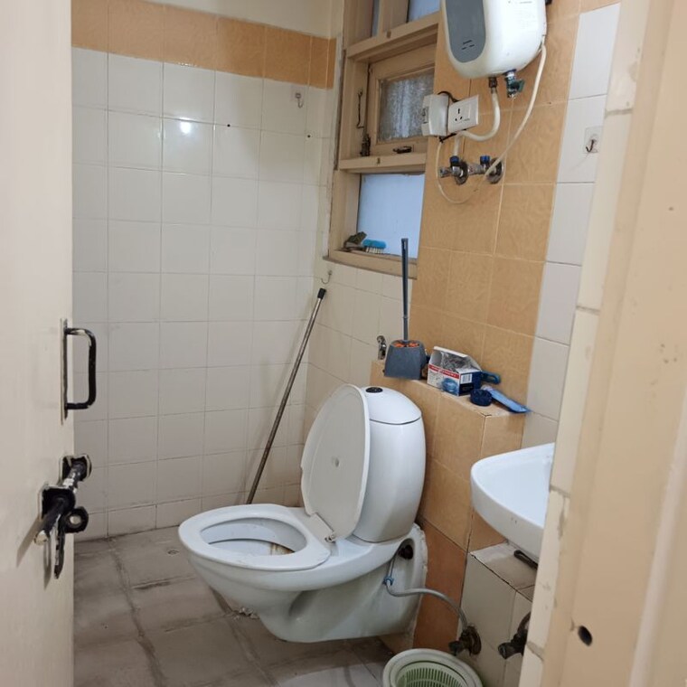 Bathroom, omaxe-heights 2 Bedroom 1200 Sq.Ft. Apartment In Sector 86 Faridabad 10286027