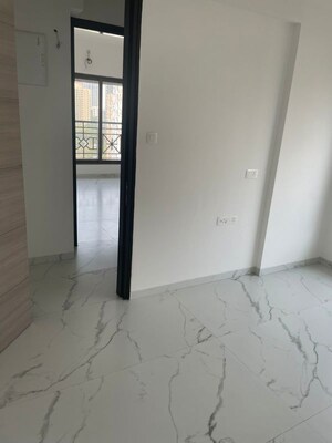 Room in 3 BHK Apartment at Mulund West – for Sale