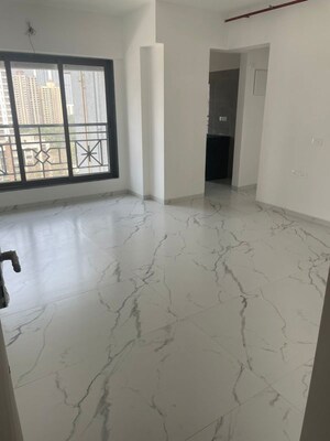 Room in 3 BHK Apartment at Mulund West – for Sale