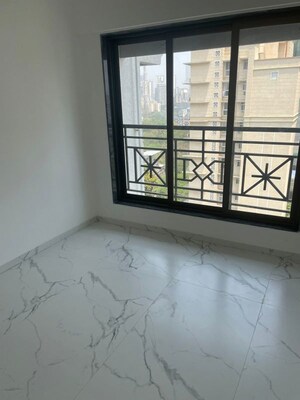 Room in 3 BHK Apartment at Mulund West – for Sale