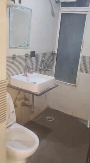 Team Area in 3 BHK Apartment at M R Platinum 321, Raj Nagar Extension – for Rent