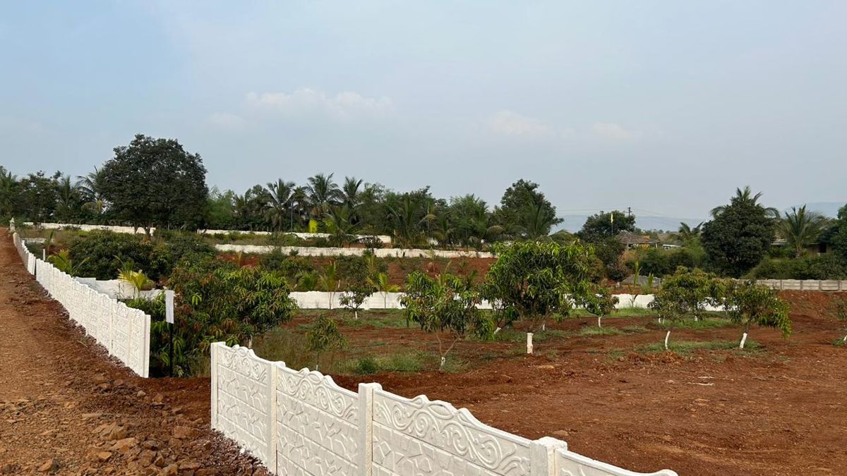 Plot For Sale in Kasna