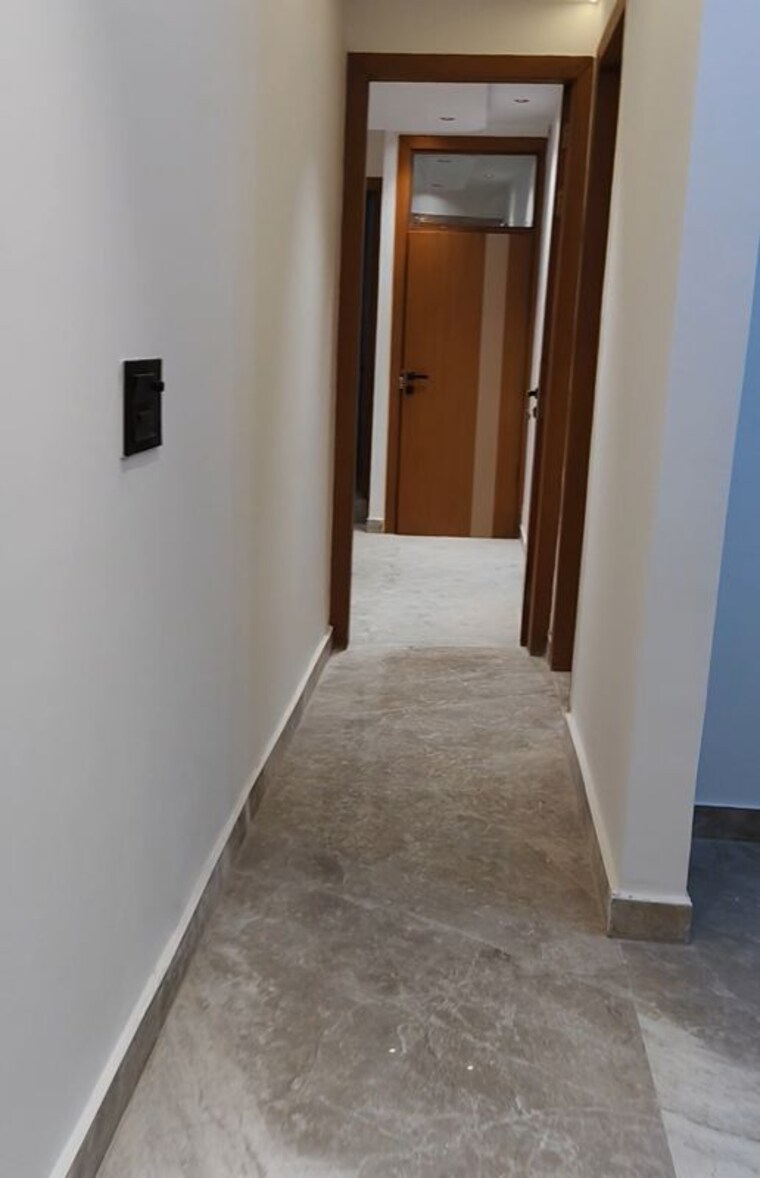 Room, east of kailash 2 Bedroom 100 Sq.Yd. Builder Floor In East Of Kailash Delhi 10286172