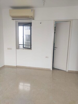 Room in 2 BHK Apartment at Kalpataru Aura, Ghatkopar West – for Rent