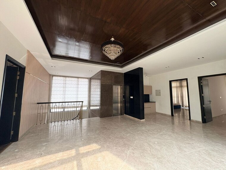 Room, sector 21 6+ Bedroom 500 Sq.Yd. Independent House In Sector 21 Panchkula 10286364
