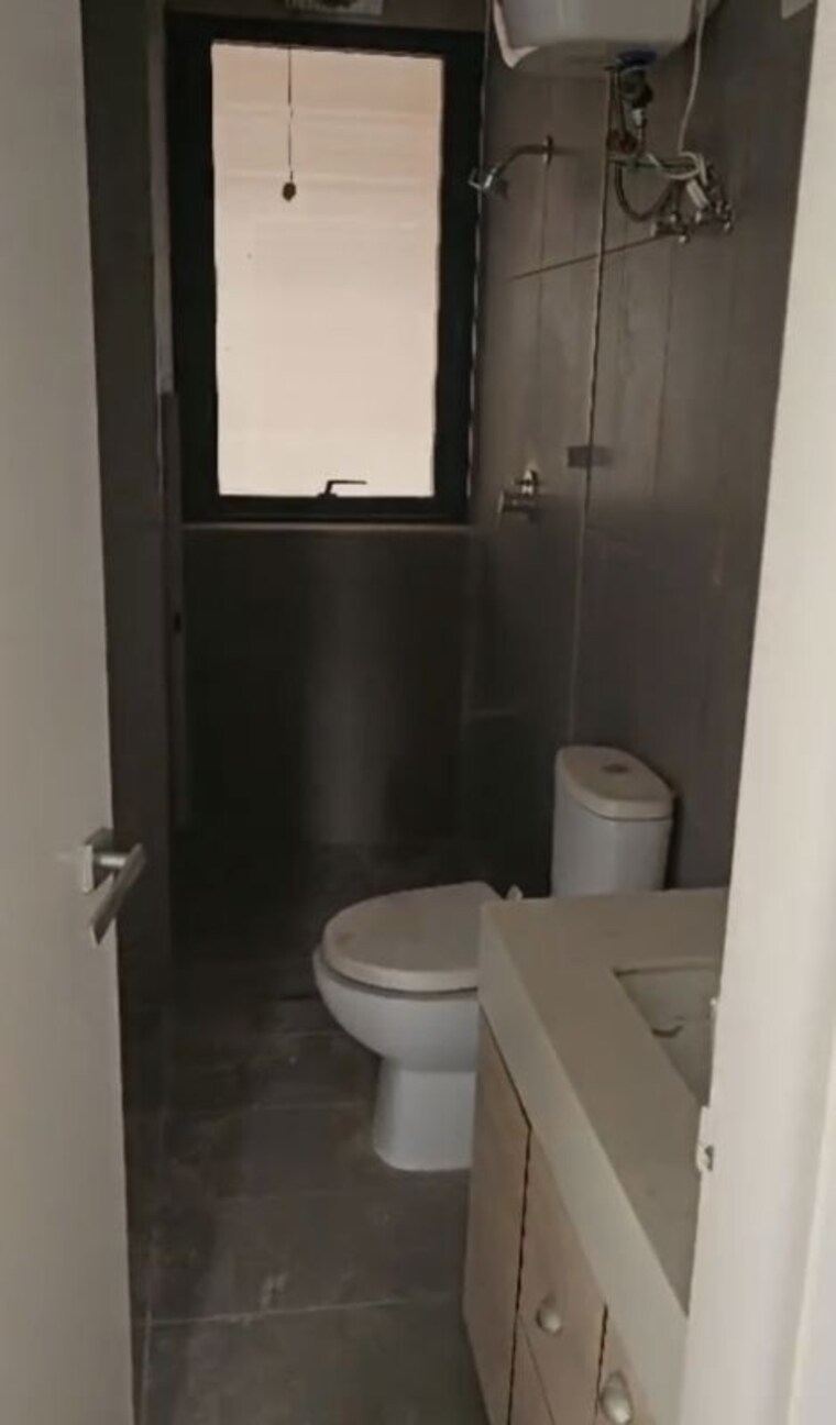 Bathroom, ireo-skyon 3 Bedroom 2050 Sq.Ft. Apartment In Sector 60 Gurgaon 10286372