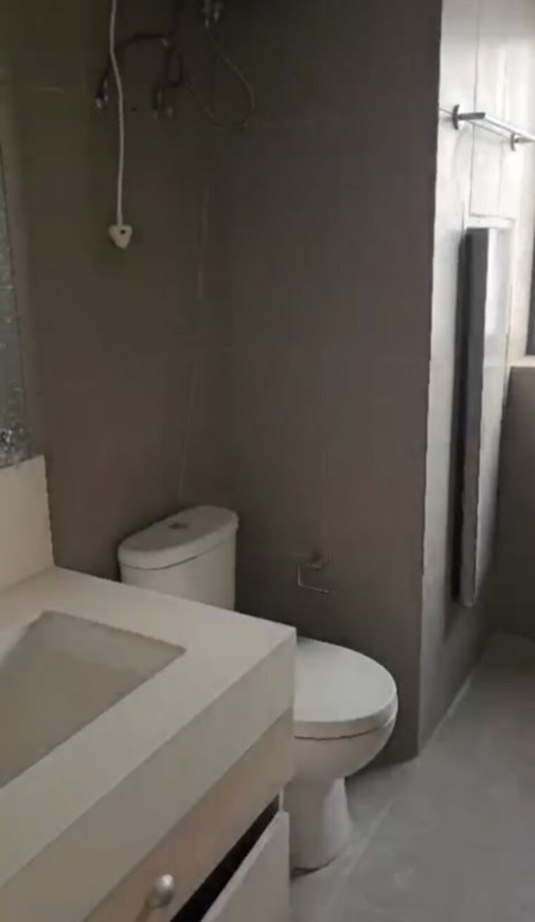 Bathroom, ireo-skyon 3 Bedroom 2050 Sq.Ft. Apartment In Sector 60 Gurgaon 10286372