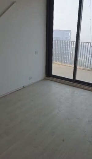 Room in 3 BHK Apartment at Ireo Skyon, Sector 60 – for Rent