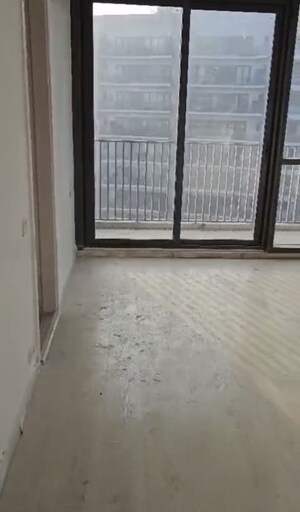 Room in 3 BHK Apartment at Ireo Skyon, Sector 60 – for Rent