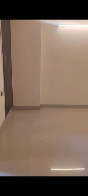 Room in 3 BHK Apartment at M R Platinum 321, Raj Nagar Extension – for Rent