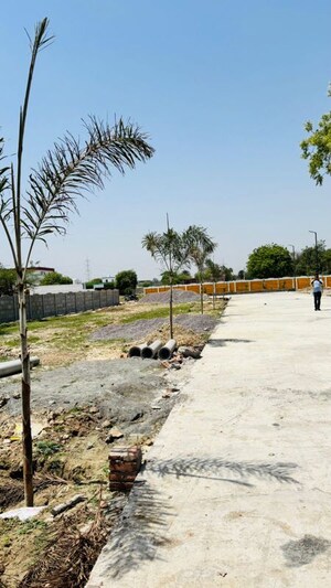 Plot Area in 2 BHK Villa at VJ DH2 Paradise, Kursi Road – for Sale