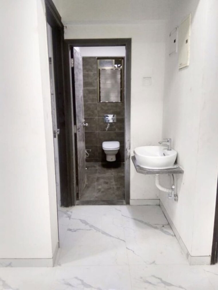 Bathroom, shree-sai-prabhadevi-chs 3 Bedroom 1105 Sq.Ft. Apartment In Dadar West Mumbai 10286395