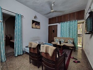 Living Room in 2 BHK Apartment at Ber Sarai – for Rent