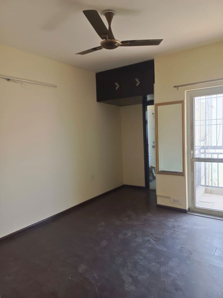 Room, bptp-elite-floors 3 Bedroom 250 Sq.Yd. Builder Floor In Sector 83 Faridabad 10286366