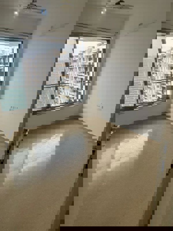 2 BHK + Extra Room 750 Sq.Ft. Apartment in Kalpataru Aura