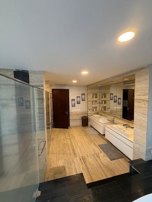 Bedroom in 5 BHK Villa at Wazirganj – for Sale