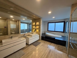 Parking in 5 BHK Villa at Wazirganj – for Sale