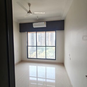 Room in 2 BHK Apartment at K Raheja Raheja Residency, Malad East – for Rent
