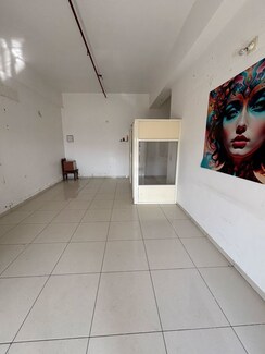 Retail Shop For Rent in Science City
