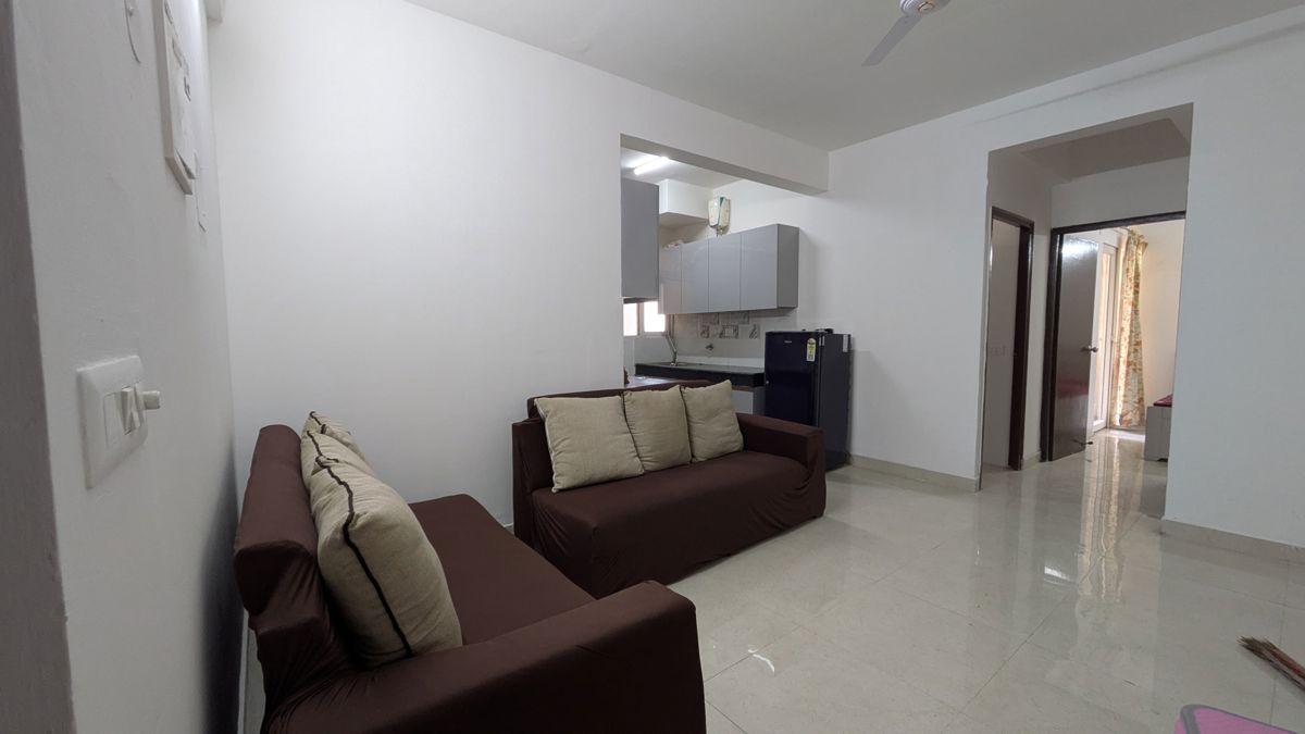 3 BHK Apartment For Rent in The Center Court