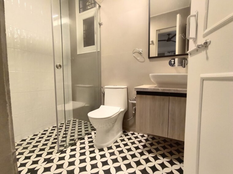 Bathroom, ansal-florence-classic 3 Bedroom 3000 Sq.Ft. Villa In South City 1 Gurgaon 10286603