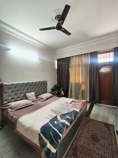 3 BHK Builder Floor For Rent in Sector 17