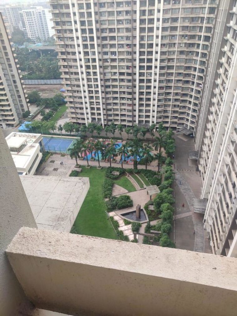 Balcony, kalpataru-aura 2 Bedroom 750 Sq.Ft. Apartment In Ghatkopar West Mumbai 10287137