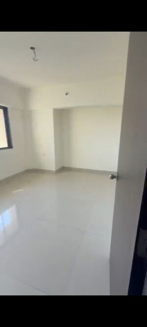 Room in 2.5 BHK Apartment at Runwal Garden City, Balkum Pada – for Sale