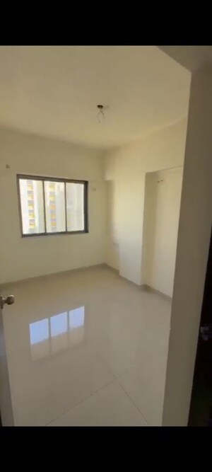 Room in 2.5 BHK Apartment at Runwal Garden City, Balkum Pada – for Sale