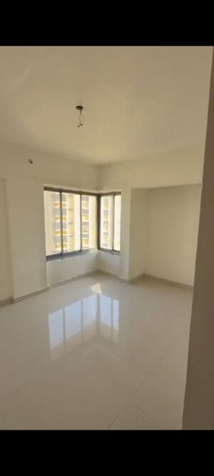 Room in 2.5 BHK Apartment at Runwal Garden City, Balkum Pada – for Sale