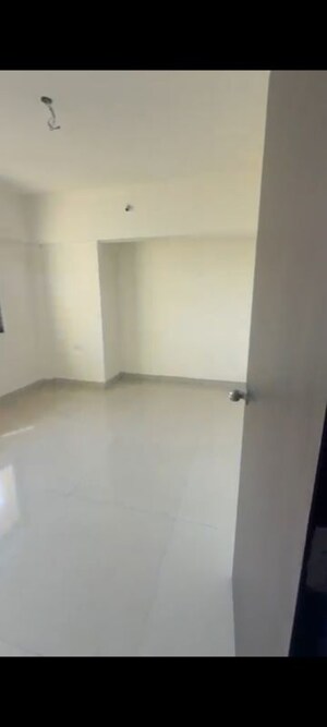Room in 2.5 BHK Apartment at Runwal Garden City, Balkum Pada – for Sale