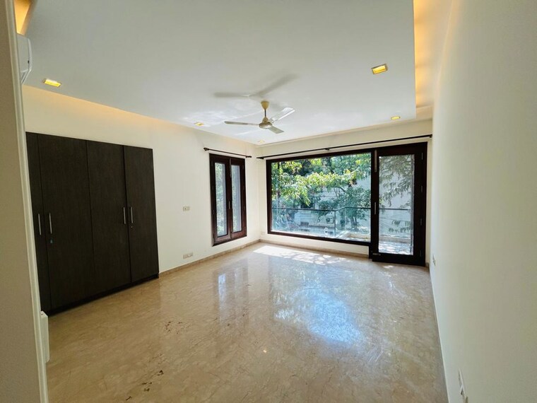 Master Bedroom, basant gaon 4 Bedroom 400 Sq.Yd. Builder Floor In Basant Gaon Delhi 10287193