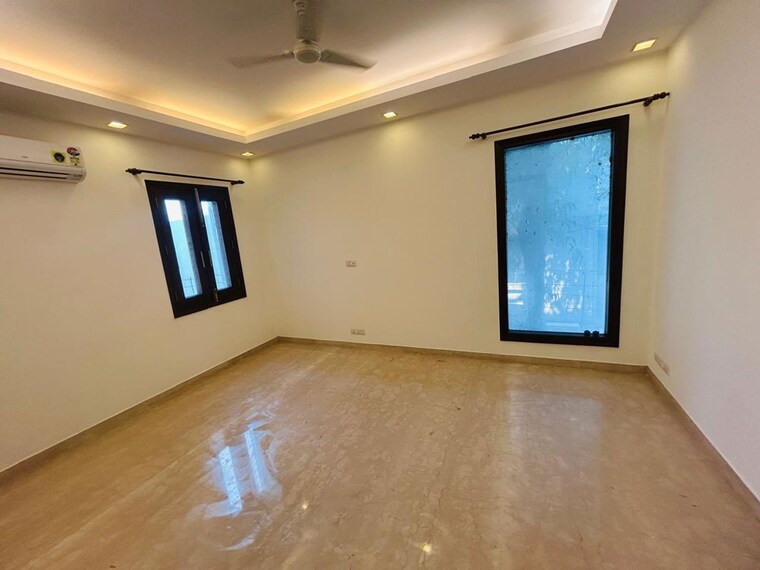 Bedroom, basant gaon 4 Bedroom 400 Sq.Yd. Builder Floor In Basant Gaon Delhi 10287193