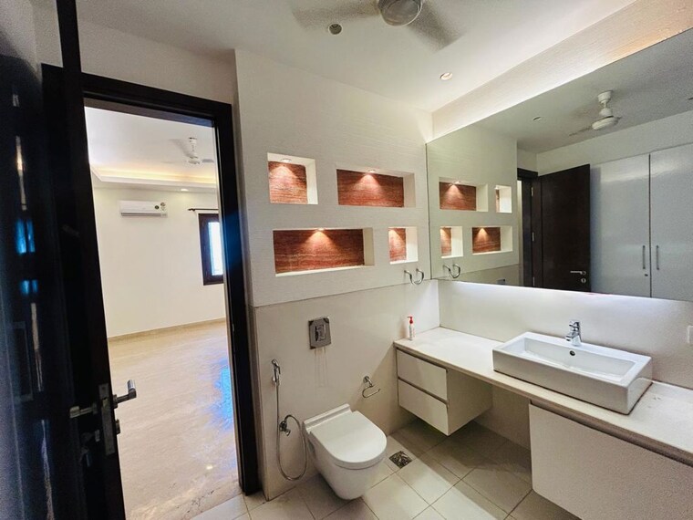 Attached Bathroom, basant gaon 4 Bedroom 400 Sq.Yd. Builder Floor In Basant Gaon Delhi 10287193