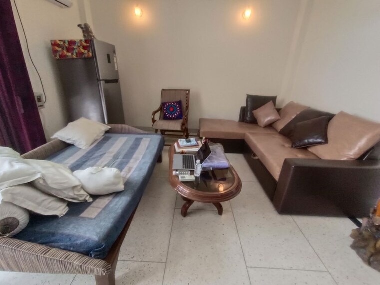 Living Room, unitech-south-city-1 2 Bedroom 1700 Sq.Ft. Villa In South City 1 Gurgaon 10287196