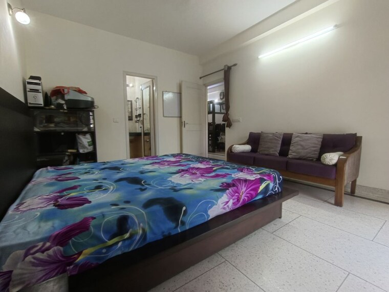 Bedroom, unitech-south-city-1 2 Bedroom 1700 Sq.Ft. Villa In South City 1 Gurgaon 10287196