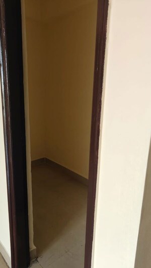 Room in 3 BHK Apartment at Sethi Max Royal, Sector 76 – for Rent