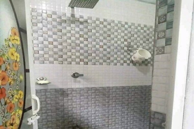 Bathroom, sector 18 3 Bedroom 107 Sq.Yd. Builder Floor In Sector 18 Panipat 10287634
