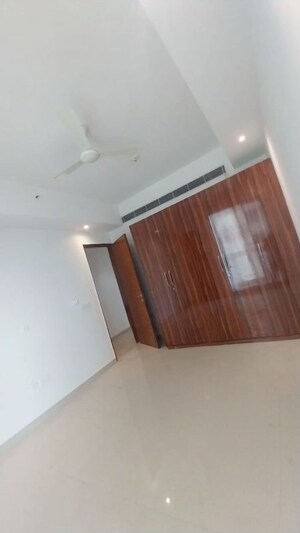3.5 BHK Apartment For Sale in Mahagun Mezzaria, Sector 78